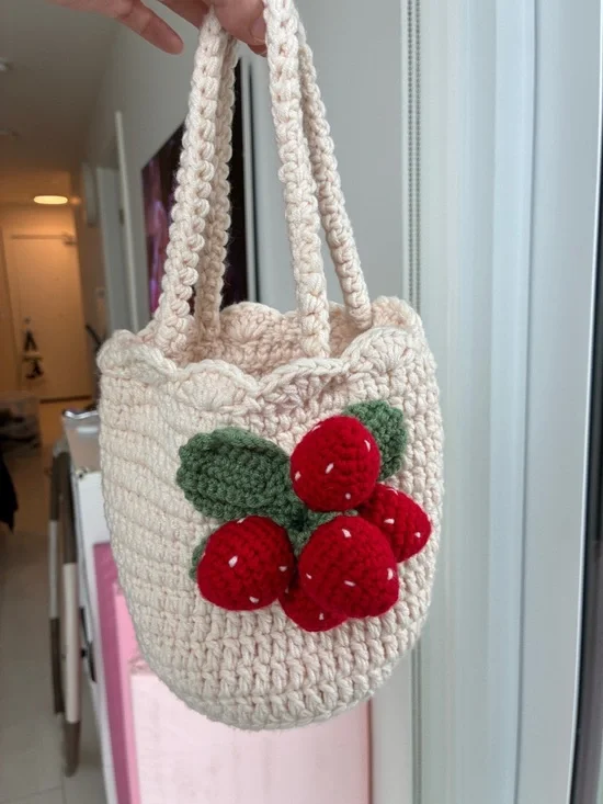 Handmade Mini Tote 🍓🍀 - Picture 5 of 5